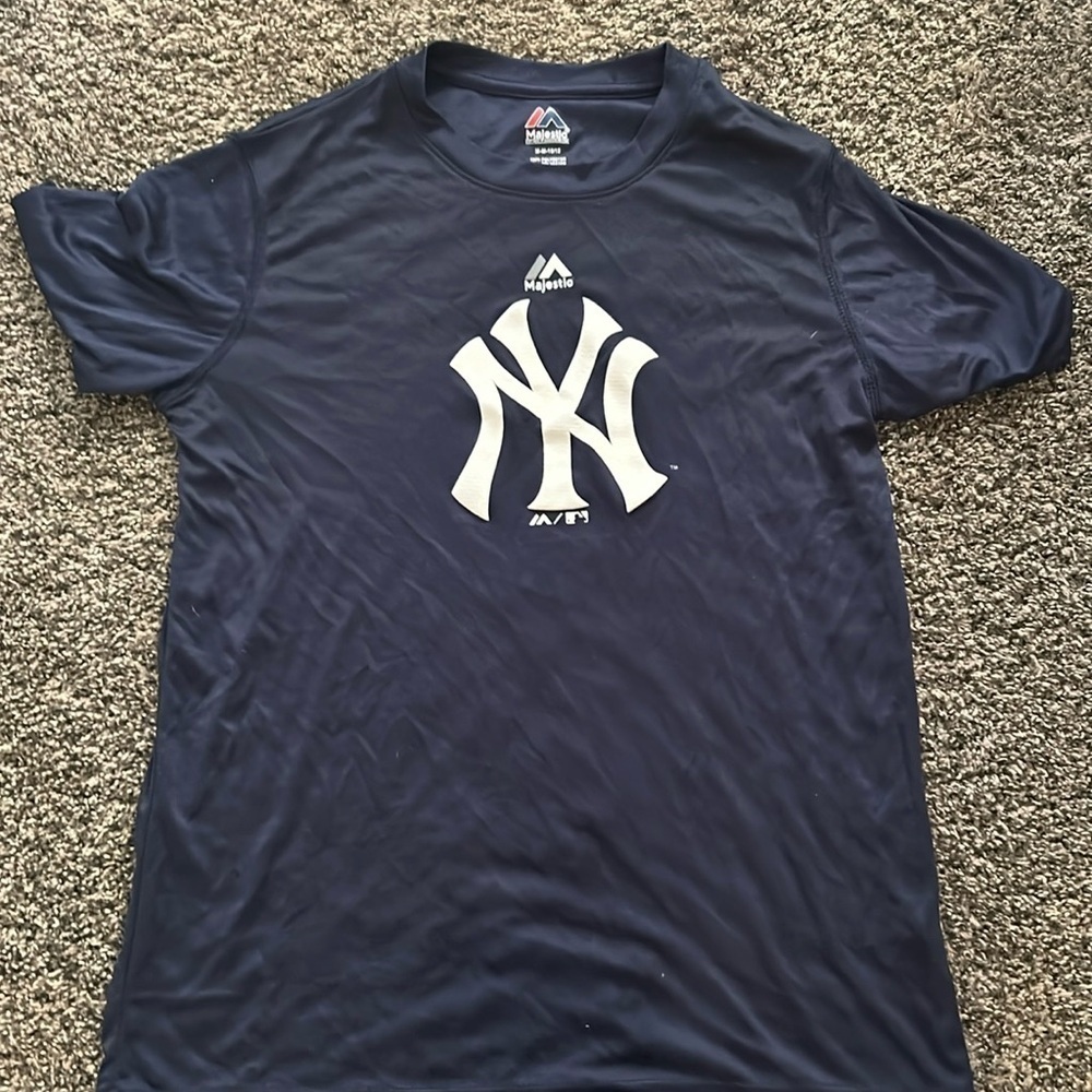 NY Yankees Girls Youth Graphic Tee Size 10/12 Majestic MLB Baseball Shirt